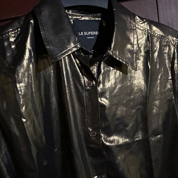 Le Superbe Metallic Sunset Tower Tuck Cropped Blouse Gold Size 6 - Picture 7 of 16